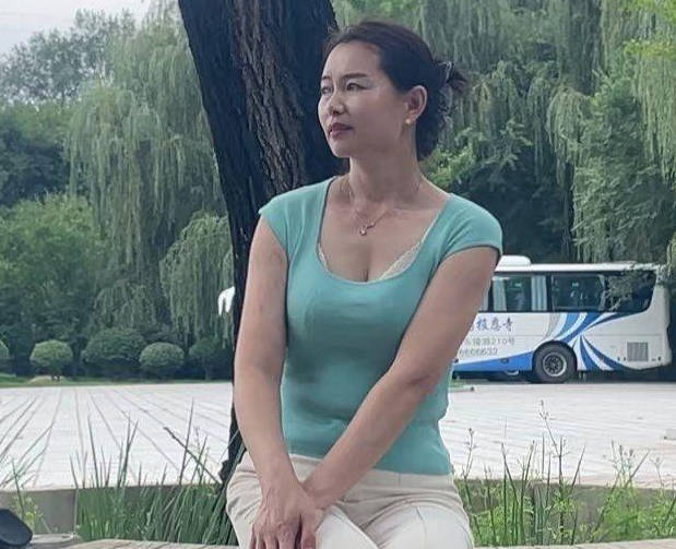 海角社区・老爸说他出差去了妈妈在家里被我操成了母狗