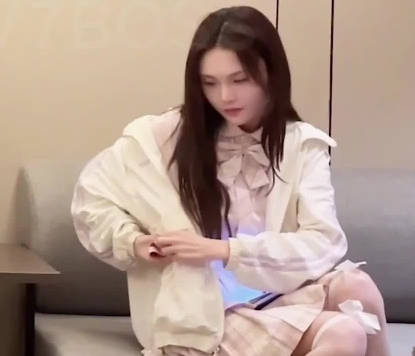 今天约的妹子身材苗条夹子音叫床声音太温柔了・7BOSS