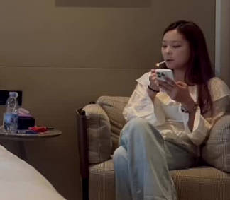 杏吧原创・今天花三千约了一个受底大波的气质妹子・卡尔